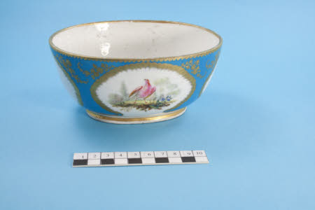 Sauce tureen