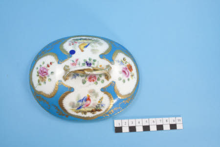 Sauce tureen cover