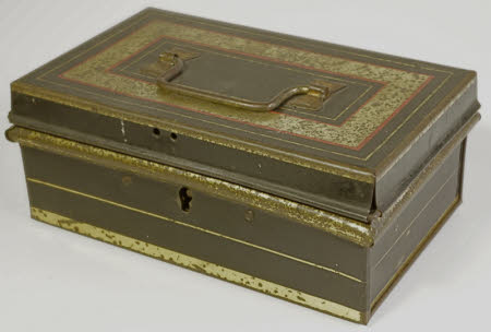 Cash box