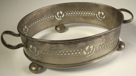 Dish holder