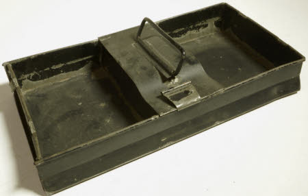 Cash box