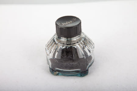 Ink bottle