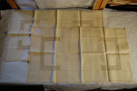 Tray cloth