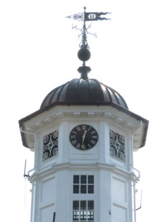Turret clock