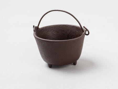Miniature cauldron