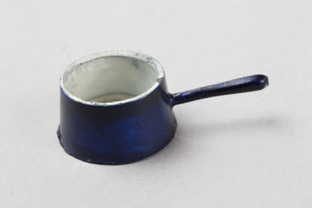 Miniature saucepan