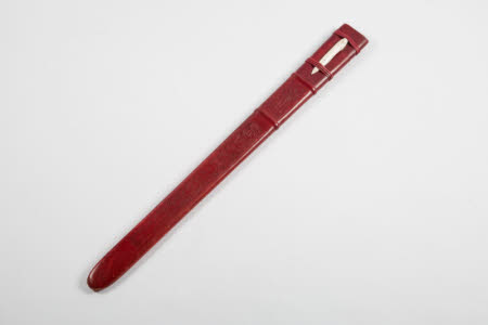 Sword scabbard