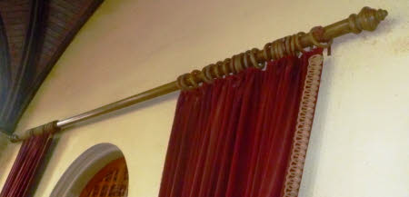 Curtain rod