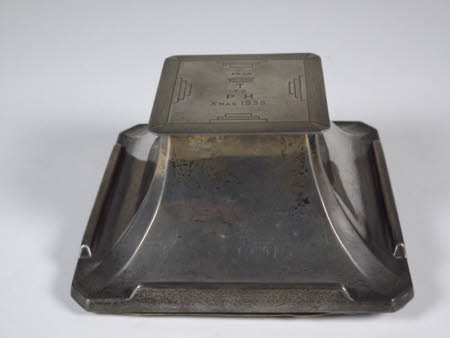 Ink stand