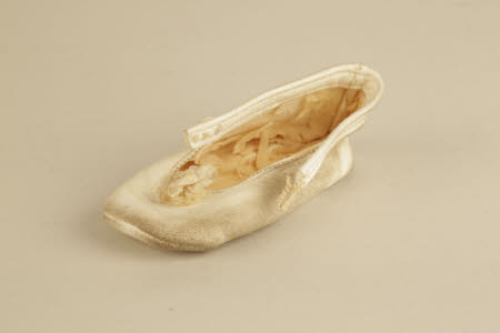 Shoe