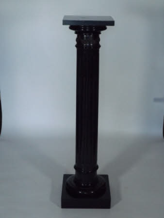 Pedestal stand