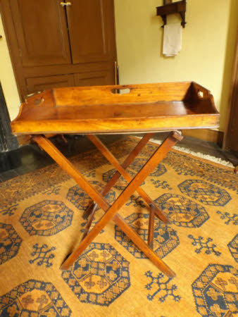 Butler's tray stand
