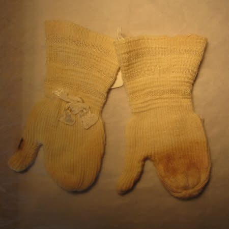 Child's mitten