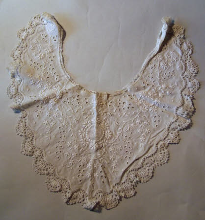 Embroidered collar