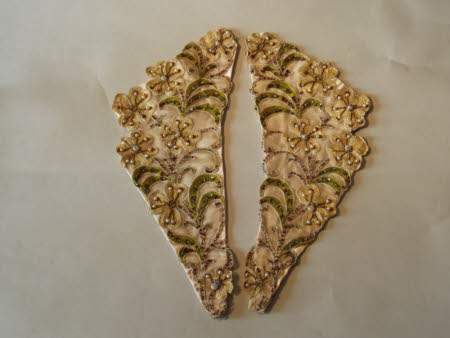Embroidered collar