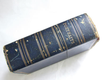 Photograph box