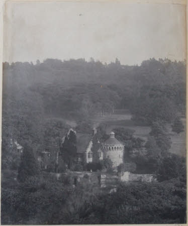 Scotney Castle © National Trust / Scotney Castle House Team
