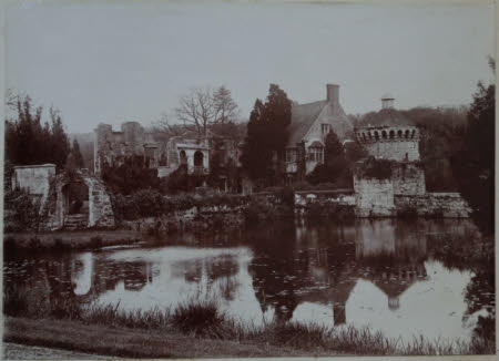 Scotney Castle © National Trust / Scotney Castle House Team