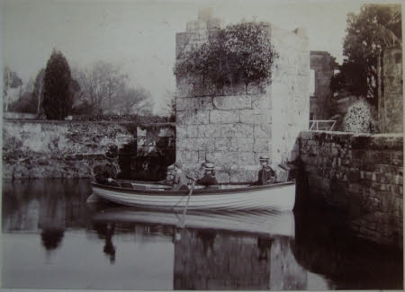 Scotney Castle © National Trust / Scotney Castle House Team