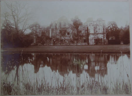 Scotney Castle © National Trust / Scotney Castle House Team