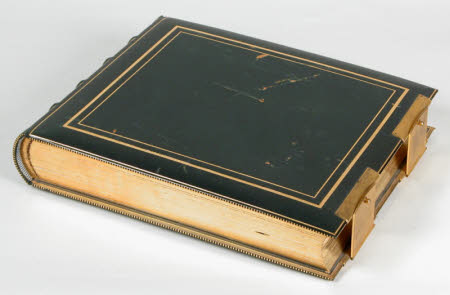 Photograph album