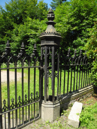 Gate pier