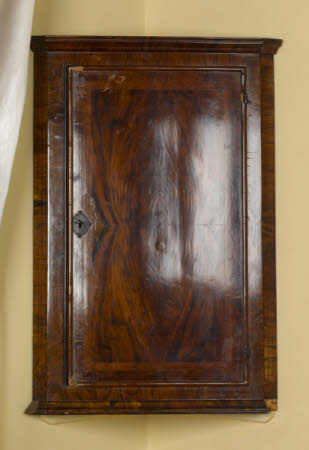 Hanging cupboard