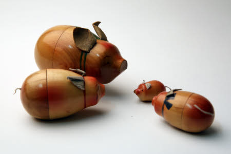 Nesting pig