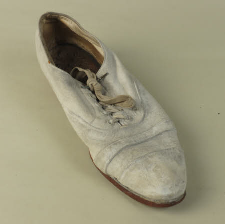 Shoe