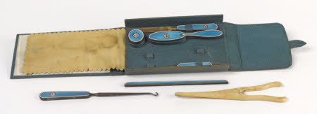 Nail tool set