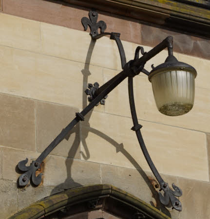 Light fixture
