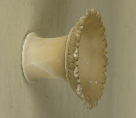 Vase stand