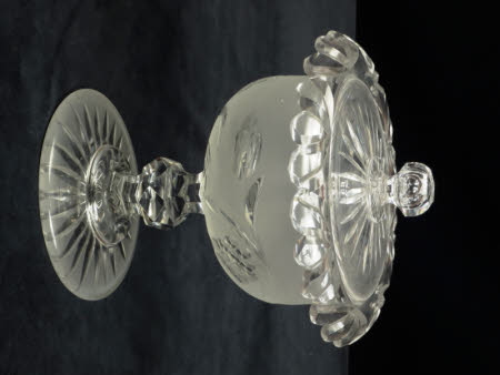 Pedestal bowl