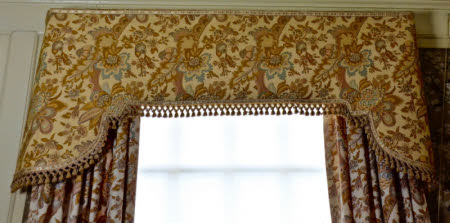 Curtains and pelmets