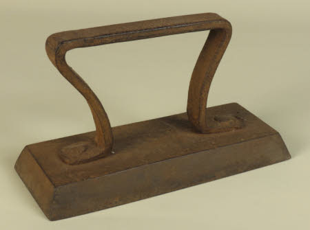 Billiard table iron