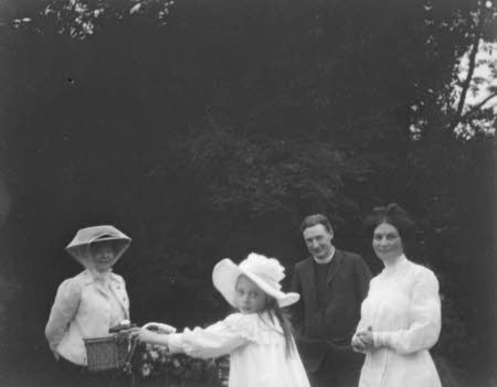 Arabella and Georgina Gillmore