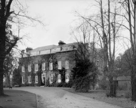 Shaw’s Corner. Reproduced with kind permission of LSE, The National Trust, and The Society of Authors on behalf of the Bernard Shaw Estate © National Trust 
