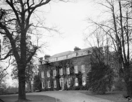 Shaw’s Corner. Reproduced with kind permission of LSE, The National Trust, and The Society of Authors on behalf of the Bernard Shaw Estate © National Trust 