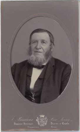 Unknown bearded man, head and shoulders view