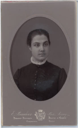 Unknown lady, head and shoulders portrait