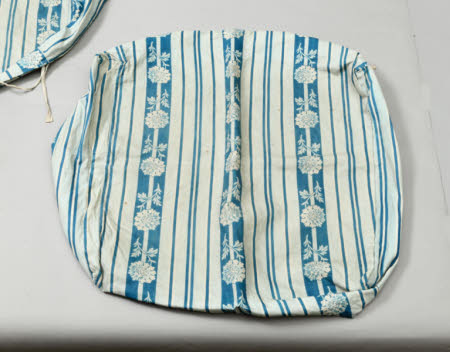 Dust cover