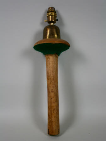 Light bulb fitting
