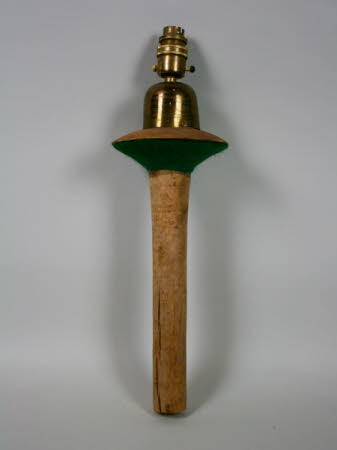 Light bulb fitting