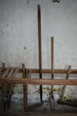 Tongueing spade