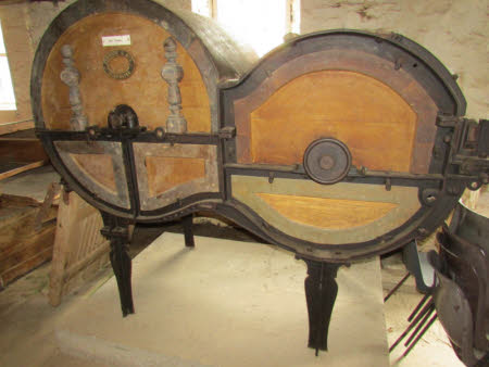 Barn thresher