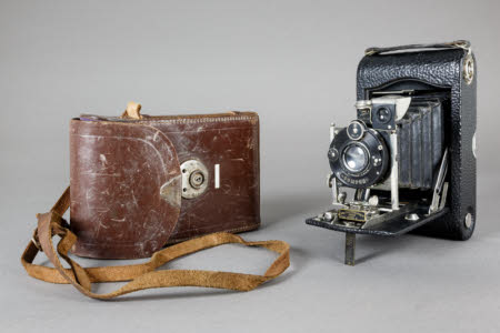 Kodak No.3 Folding Pocket folding rollfilm camera