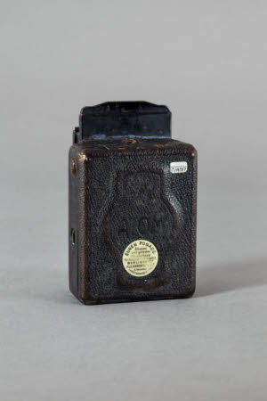 A miniature folding plate camers