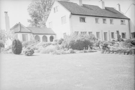 Shaw’s Corner. Reproduced with kind permission of LSE, The National Trust, and The Society of Authors on behalf of the Bernard Shaw Estate © National Trust
