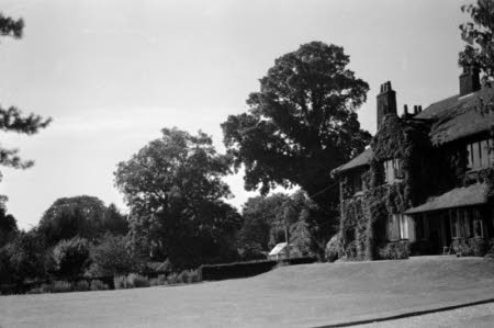 Shaw’s Corner. Reproduced with kind permission of LSE, The National Trust, and The Society of Authors on behalf of the Bernard Shaw Estate © National Trust