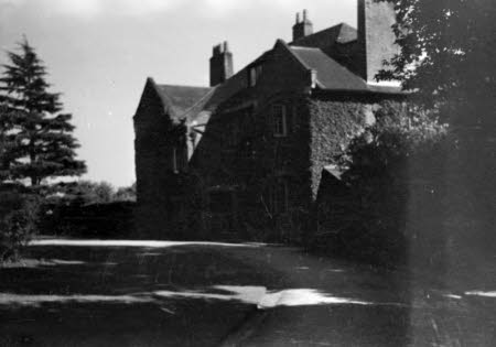 Shaw’s Corner. Reproduced with kind permission of LSE, The National Trust, and The Society of Authors on behalf of the Bernard Shaw Estate © National Trust